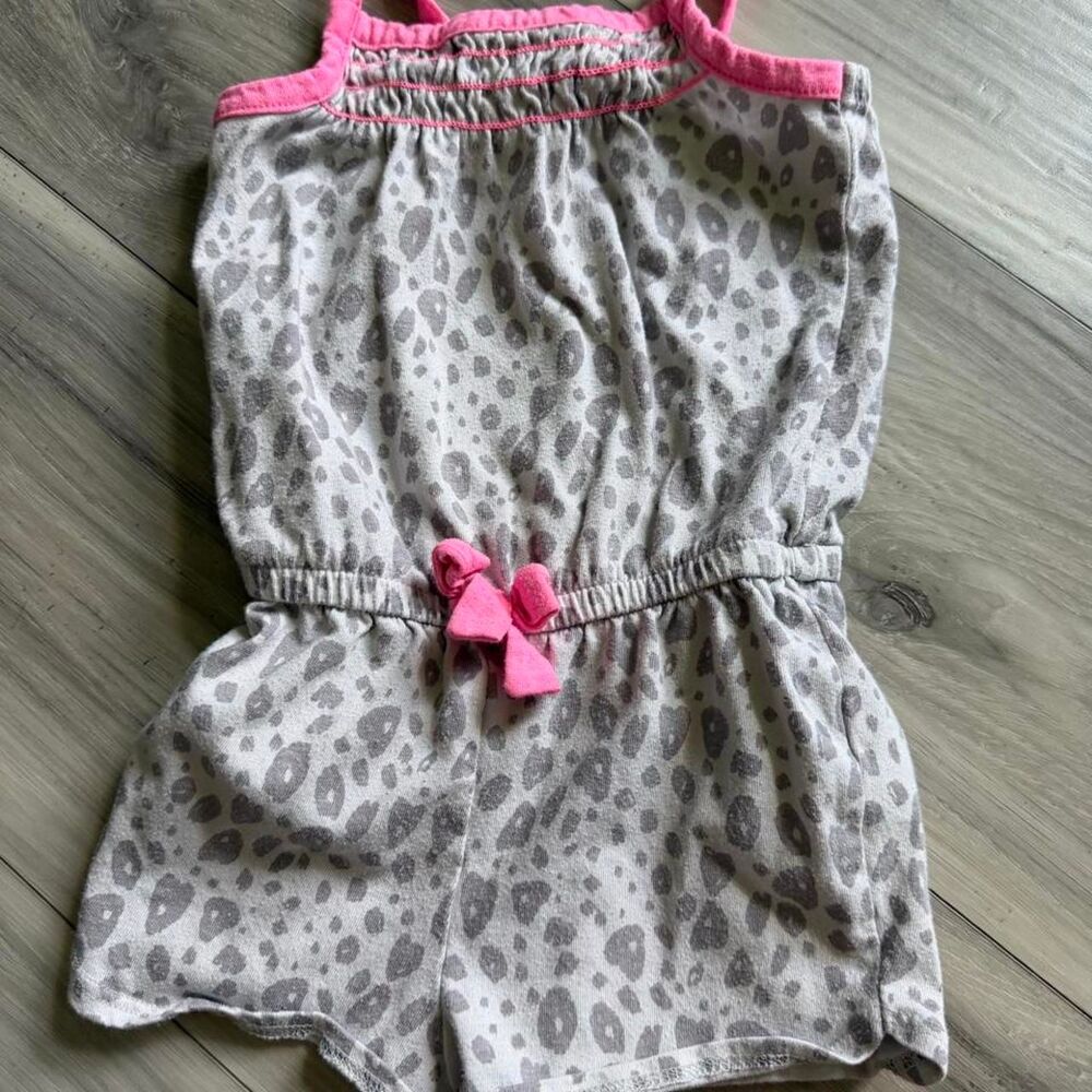 Circo Baby girls romper 18M Pink Gray Leopard